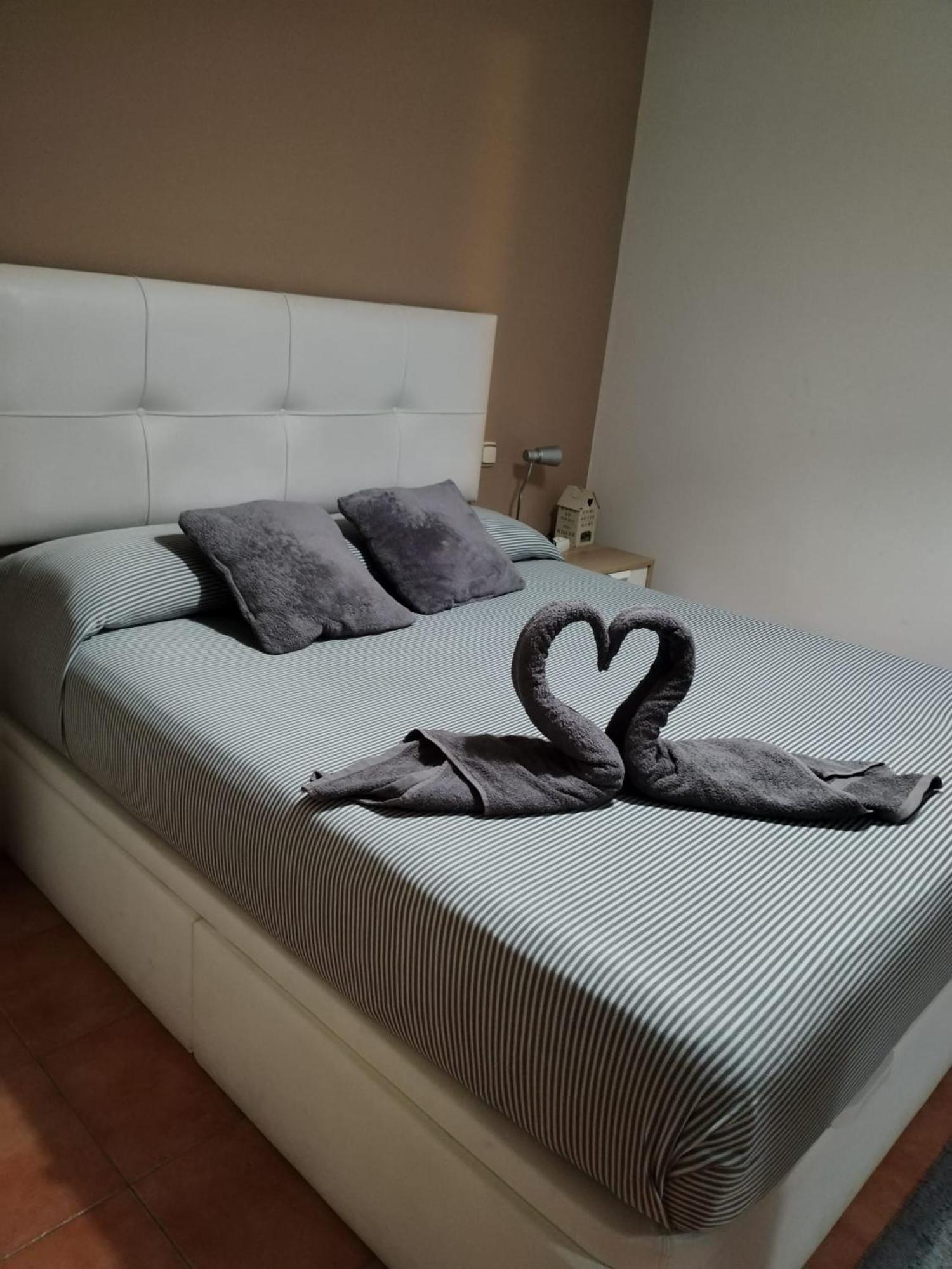Habitacion Con Cama Matrimonial En Малага Экстерьер фото