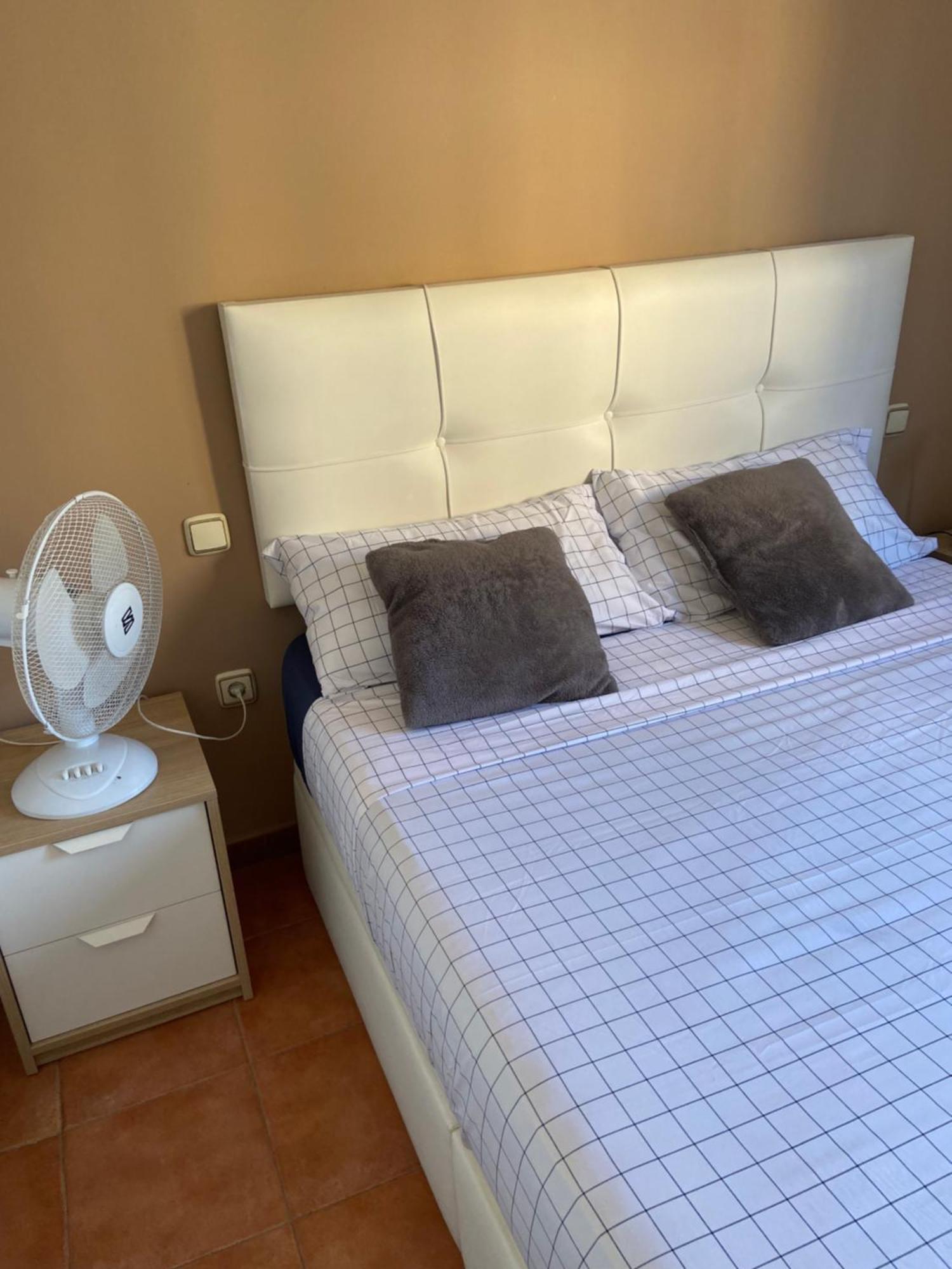 Habitacion Con Cama Matrimonial En Малага Экстерьер фото